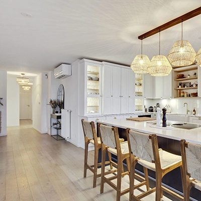 Aménagement cuisine couloir Kalea Conception.